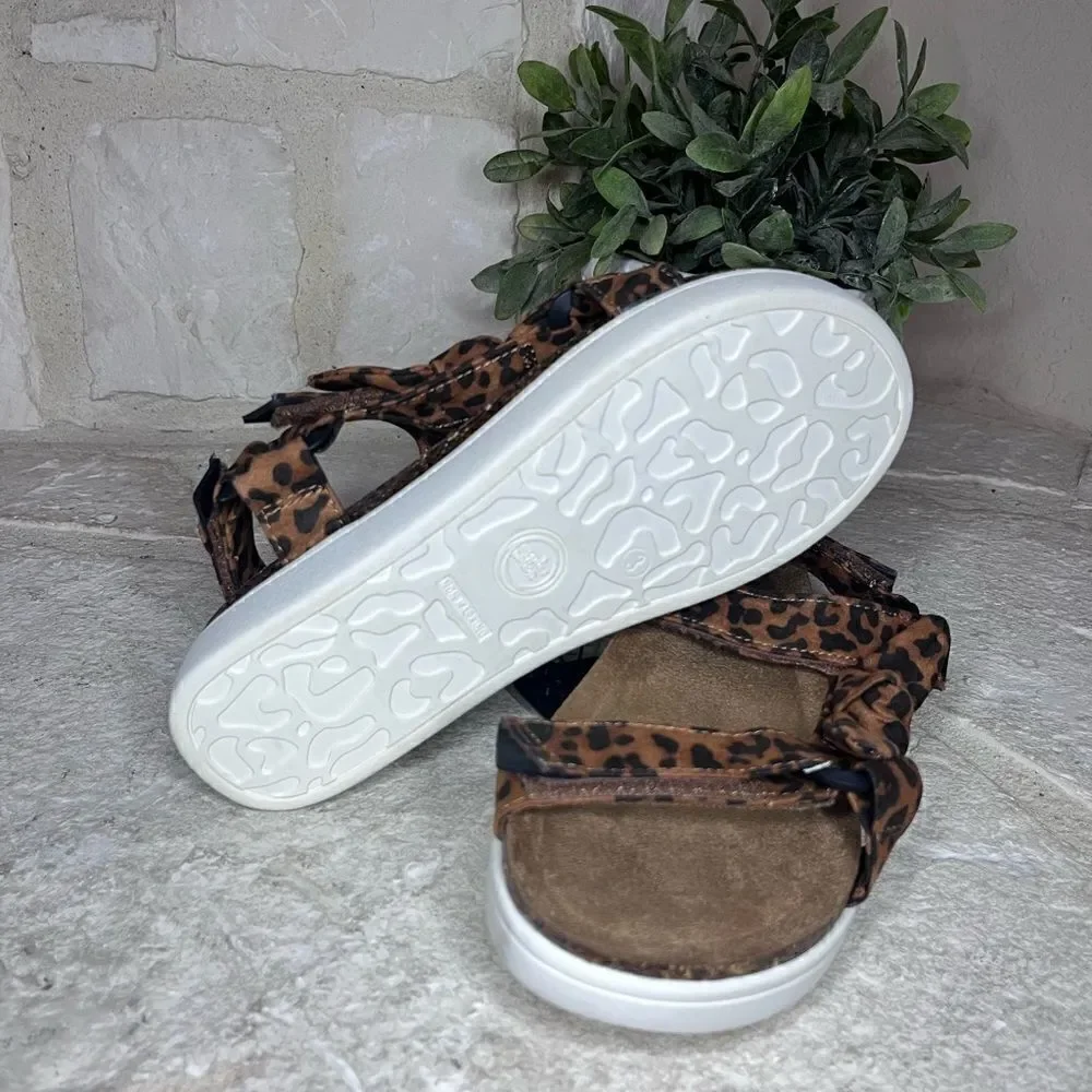 Wonder Nation Leopard print Bow Flatform Sandal girls sz 2